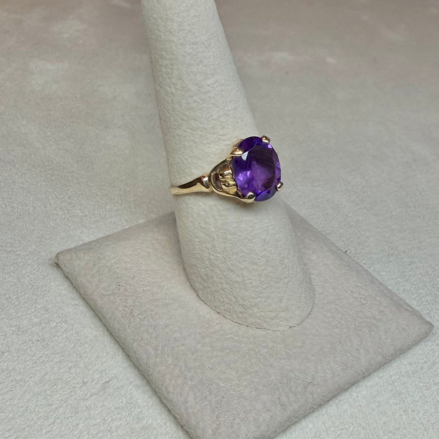 10K Amethyst Ring