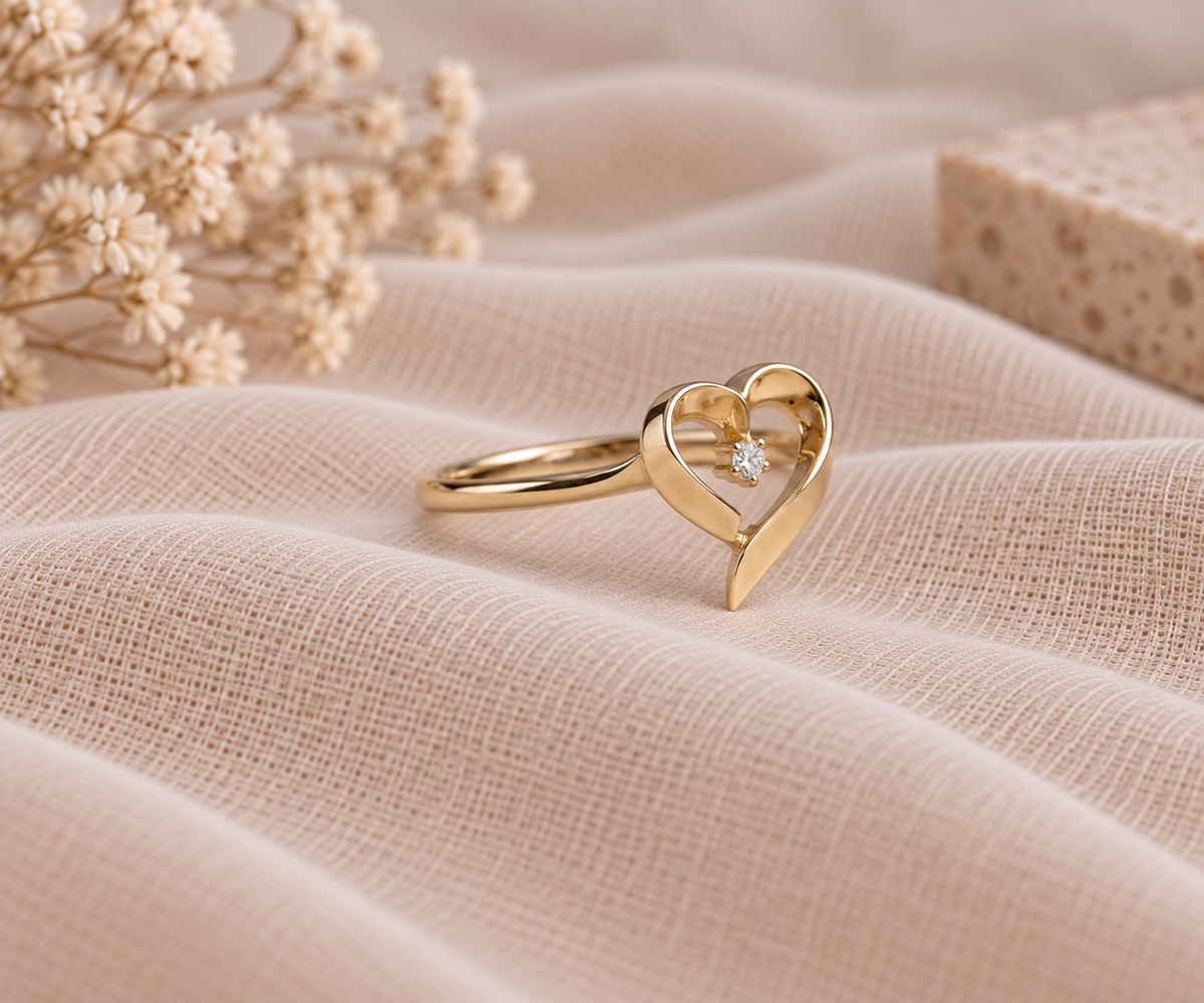 Solid gold heart ring