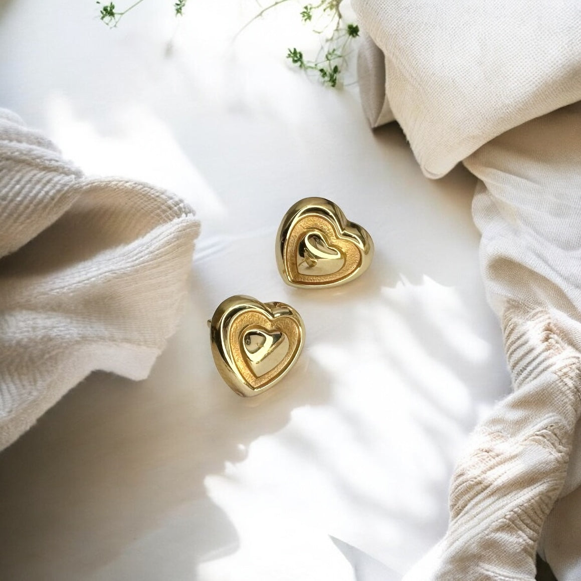 18K Yellow Gold Heart Studs