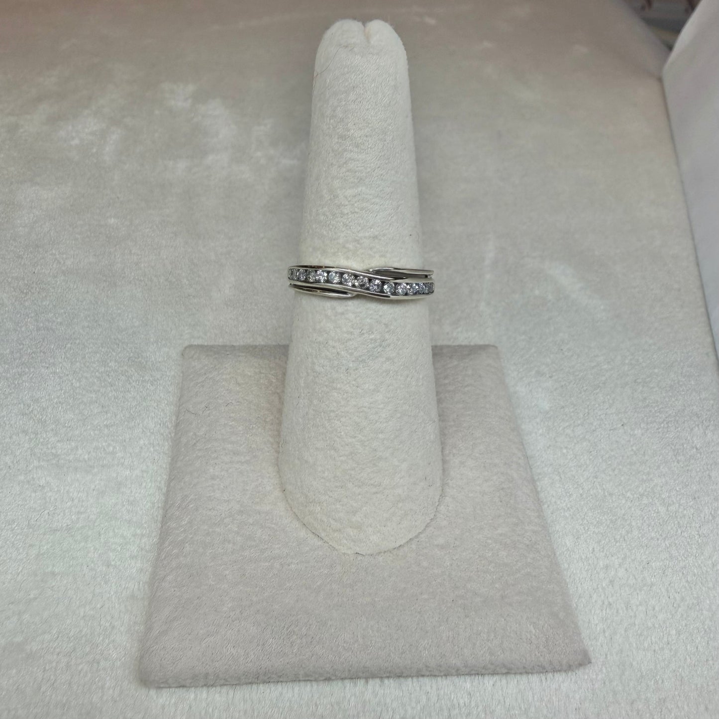 14K Channel Set Band
