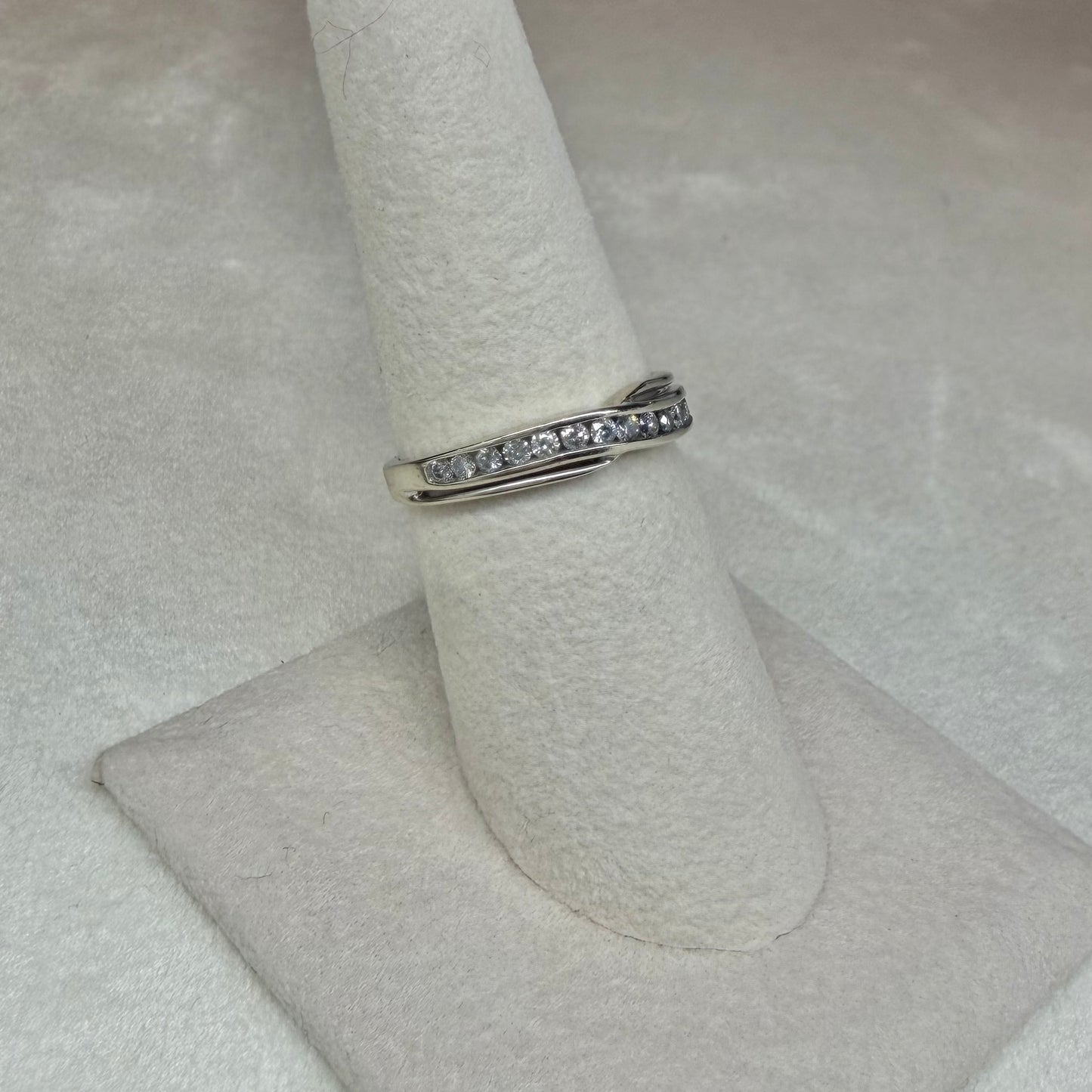 14K Channel Set Band