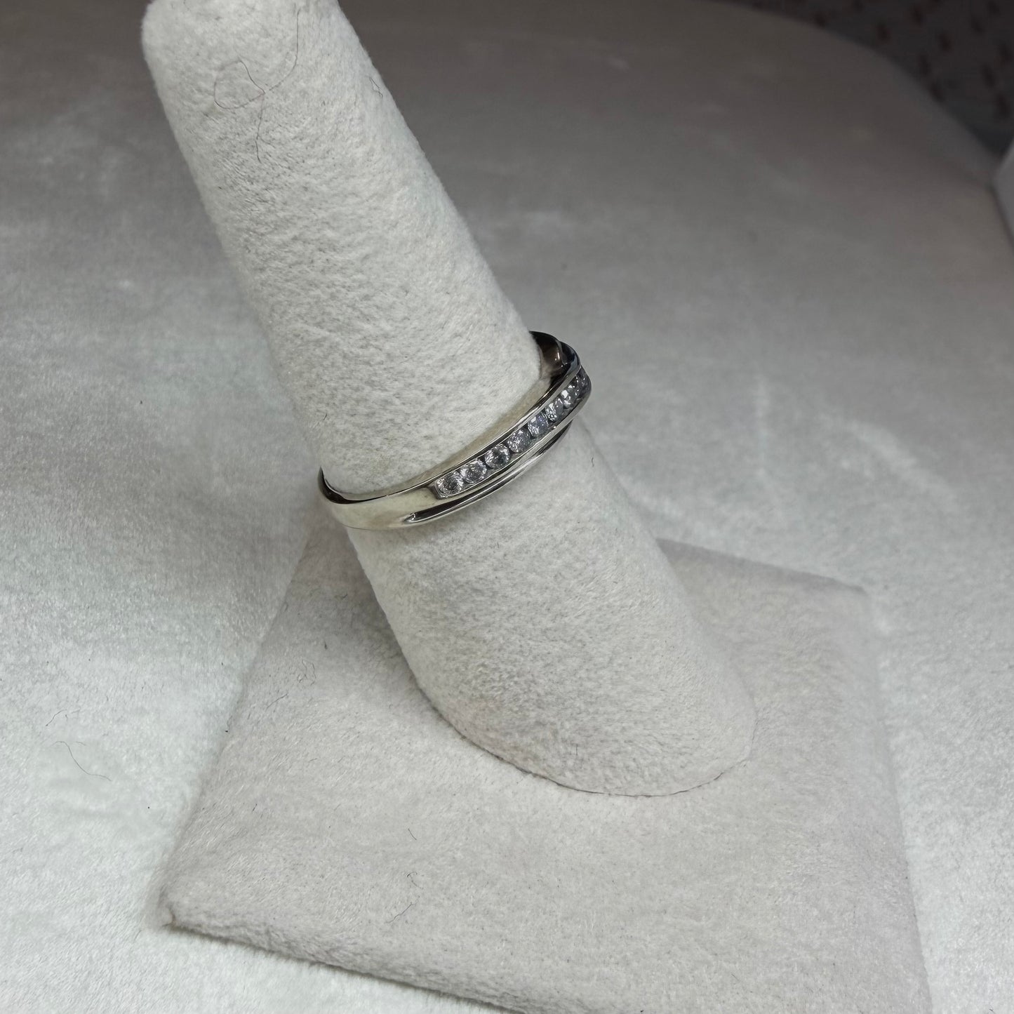 14K Channel Set Band